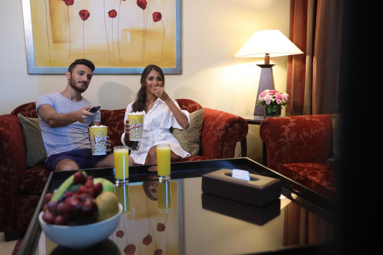 Raouche Arjaan By Rotana Aparthotel Bejrút Kültér fotó