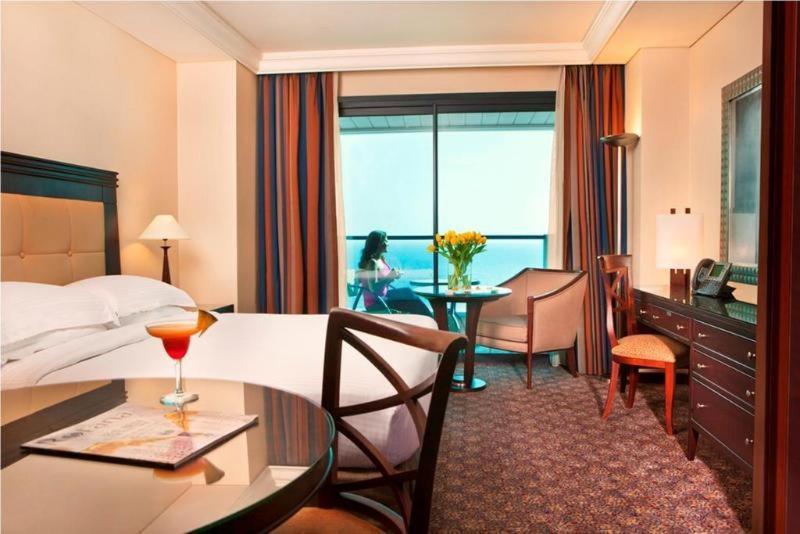 Raouche Arjaan By Rotana Aparthotel Bejrút Szoba fotó
