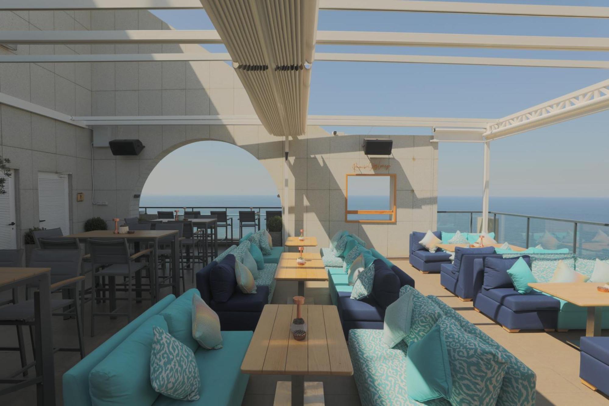 Raouche Arjaan By Rotana Aparthotel Bejrút Kültér fotó