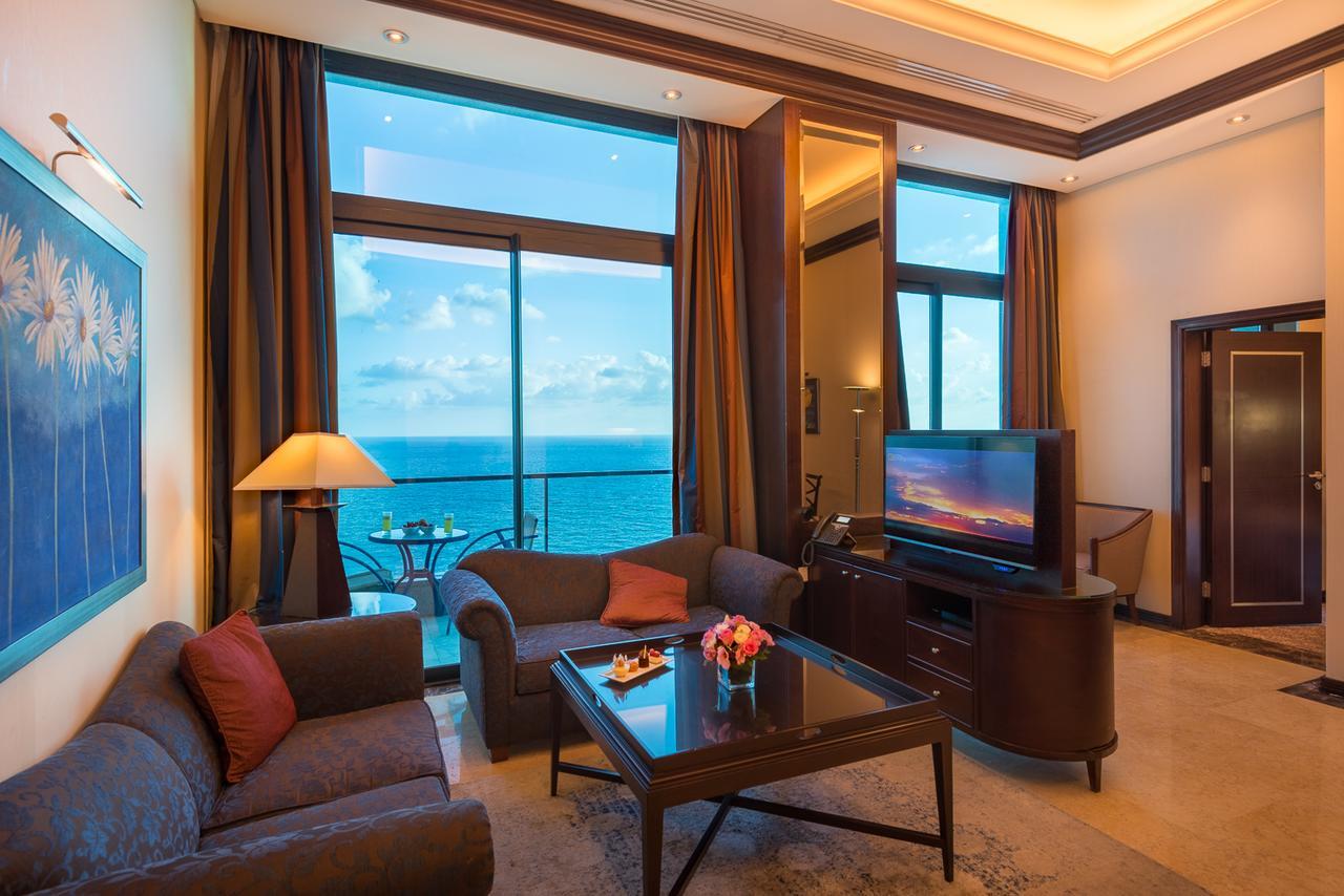 Raouche Arjaan By Rotana Aparthotel Bejrút Kültér fotó