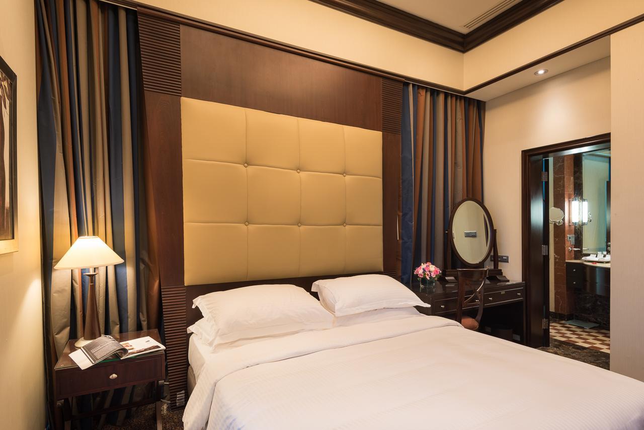 Raouche Arjaan By Rotana Aparthotel Bejrút Kültér fotó