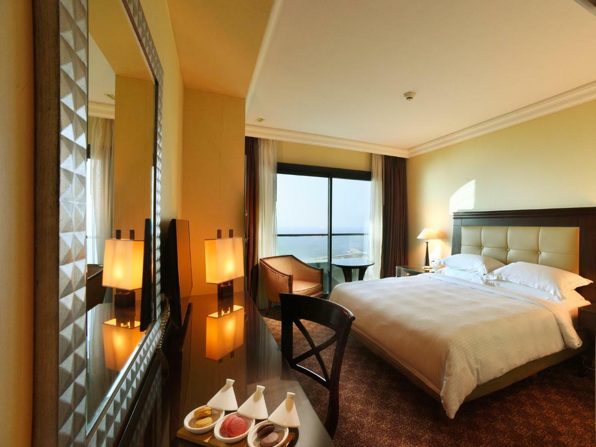 Raouche Arjaan By Rotana Aparthotel Bejrút Kültér fotó