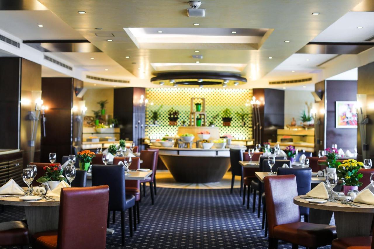 Raouche Arjaan By Rotana Aparthotel Bejrút Kültér fotó